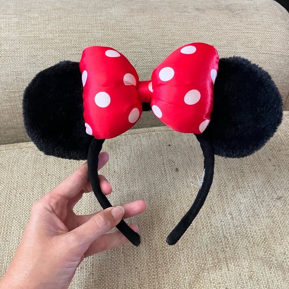 Disney Minnie Mouse fluffy ears with large puffy bow